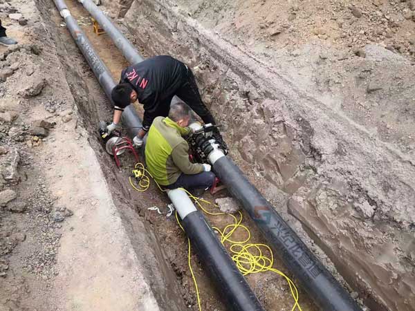 “興紀龍管道”供熱供暖管道係統PE-RTII型（xíng）灰色（sè）熱力管