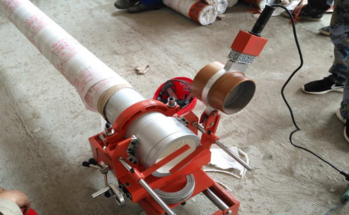 “興紀龍“PE-RT承插（chā）熱熔施工現場